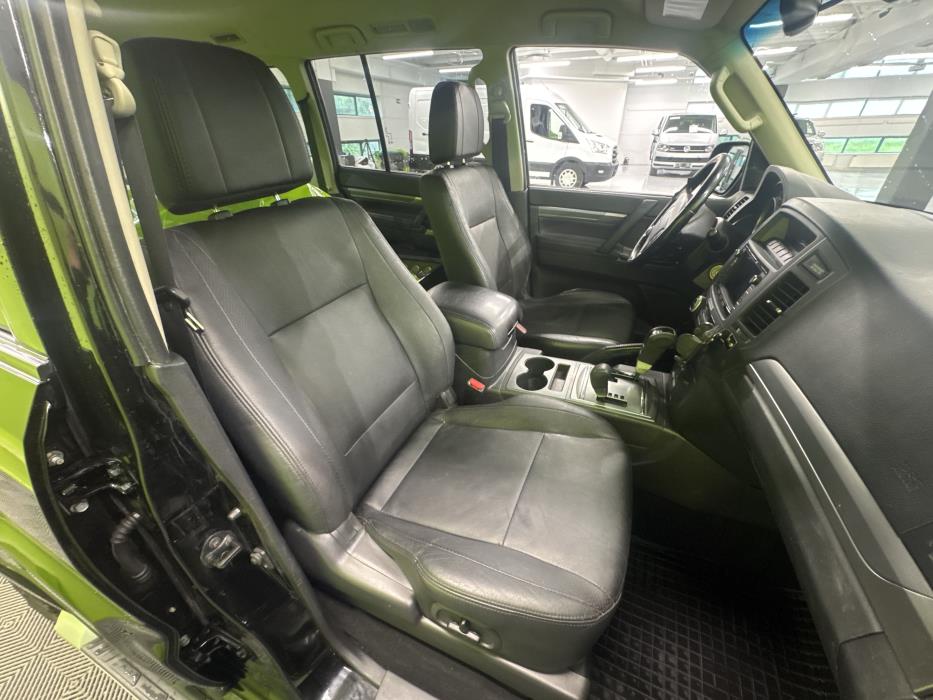 Mitsubishi Pajero 2014