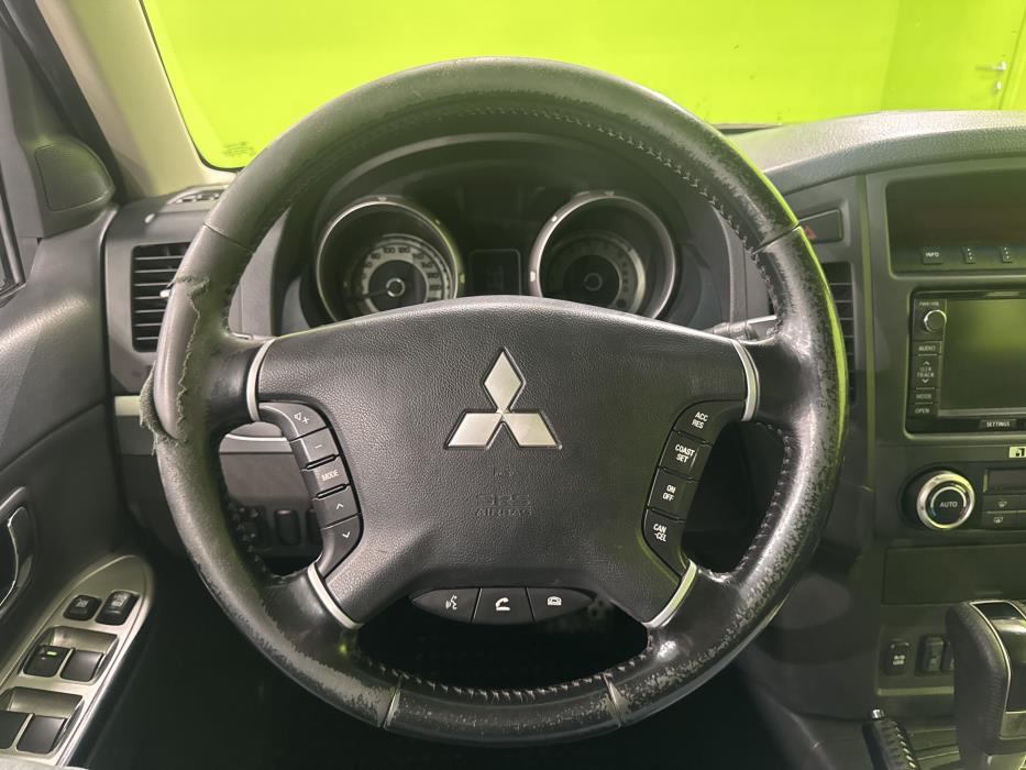 Mitsubishi Pajero 2014