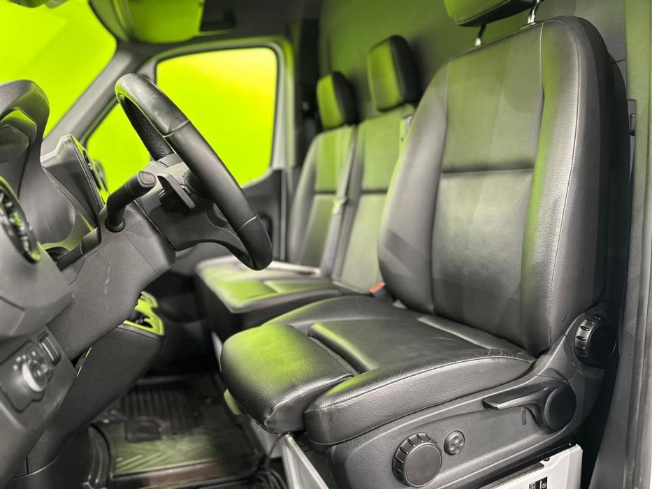 Mercedes-Benz Sprinter 2024