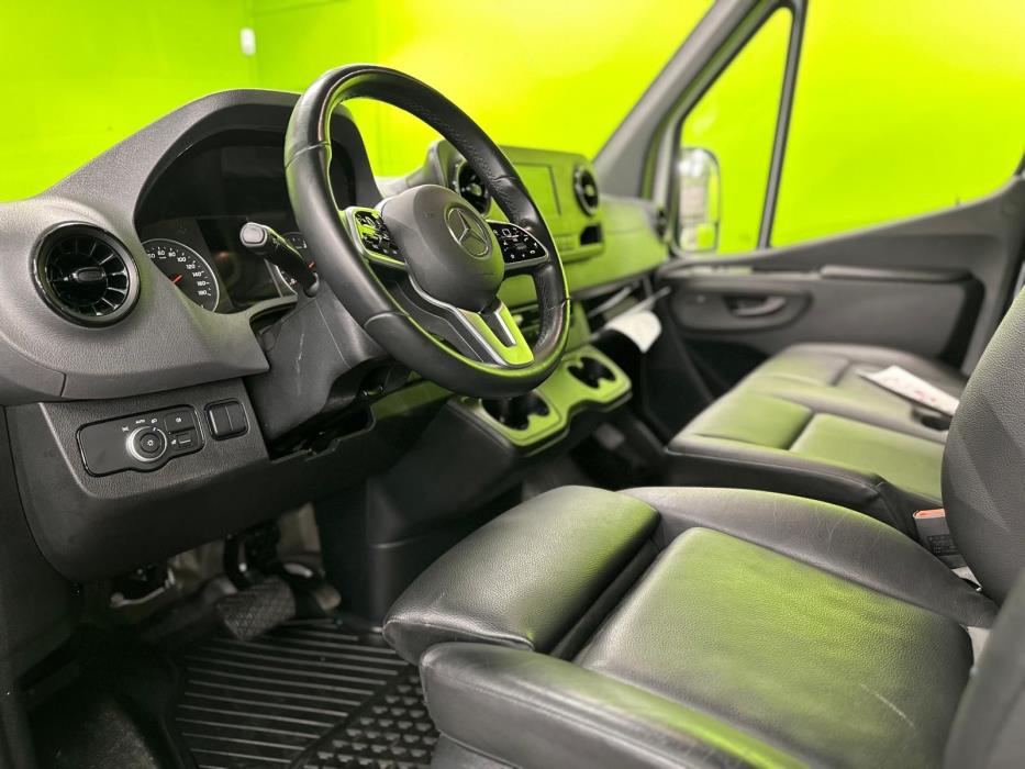 Mercedes-Benz Sprinter 2024