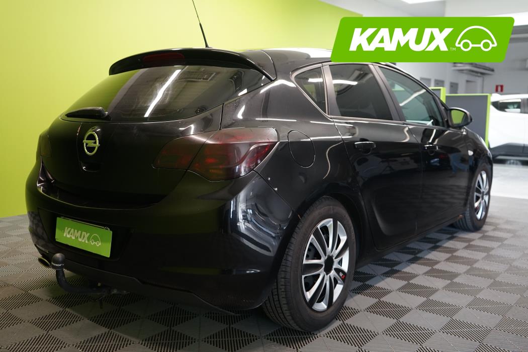 Opel Astra 2011