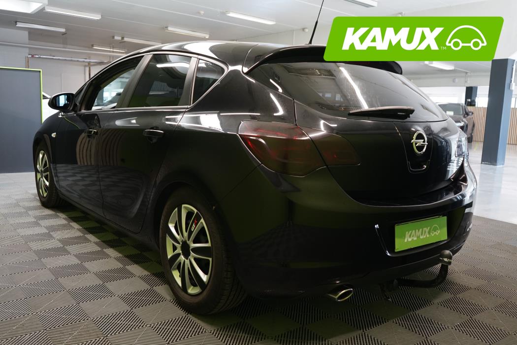 Opel Astra 2011