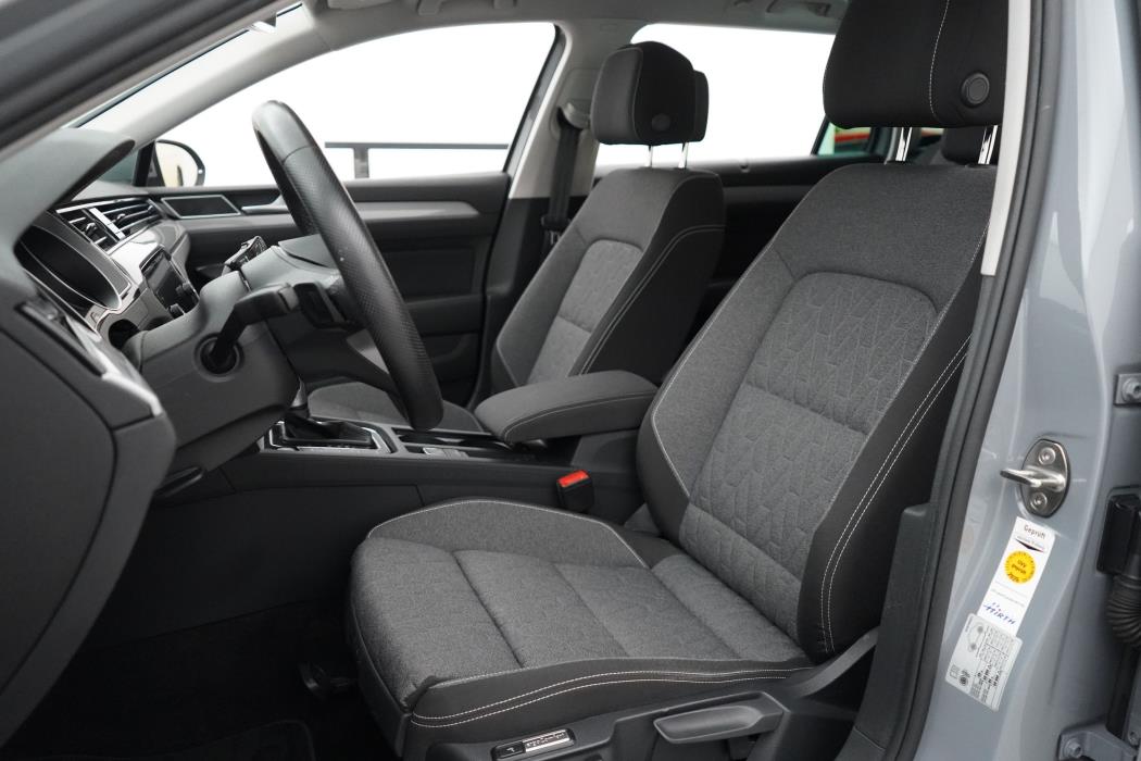 Volkswagen Passat 2023