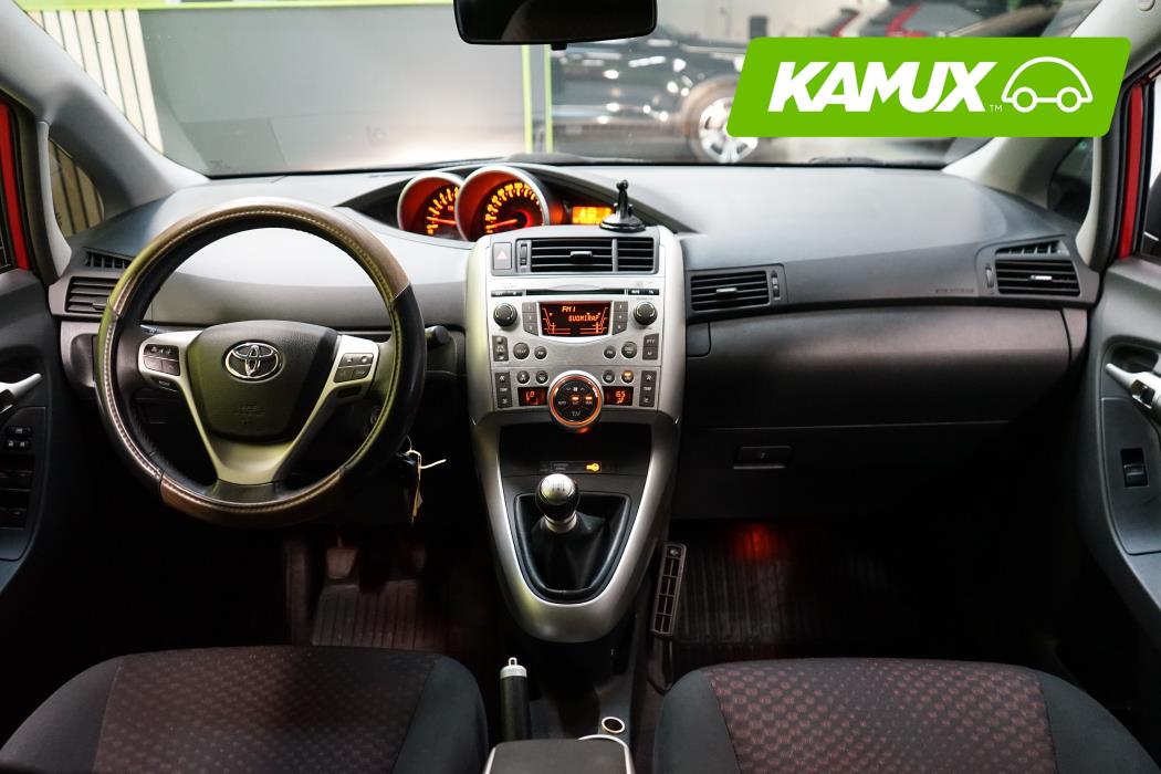 Toyota Verso 2010