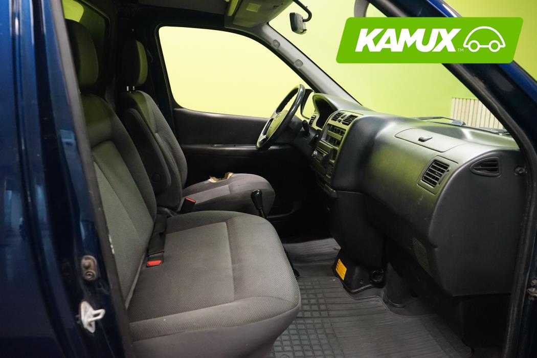 Toyota Hiace 2012