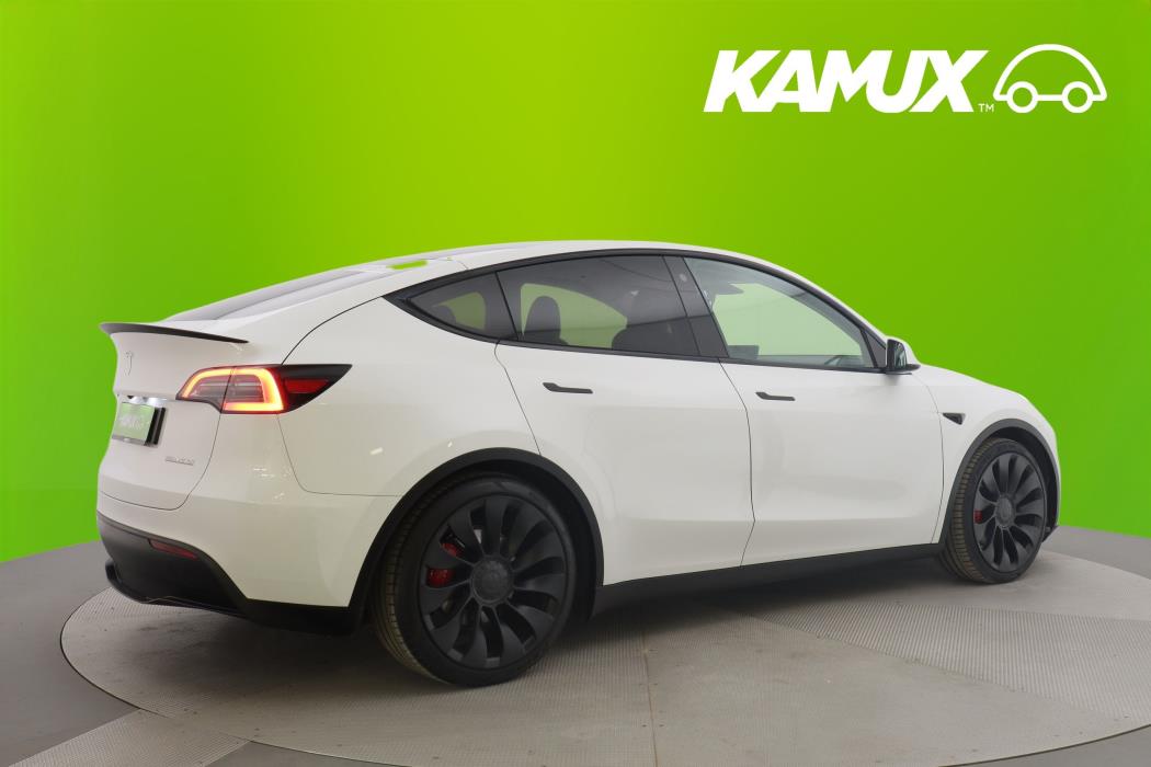 Tesla Model Y 2024