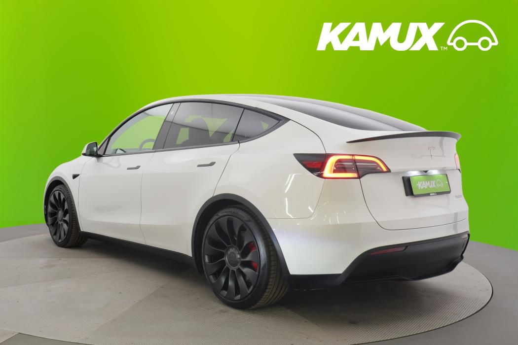 Tesla Model Y 2024