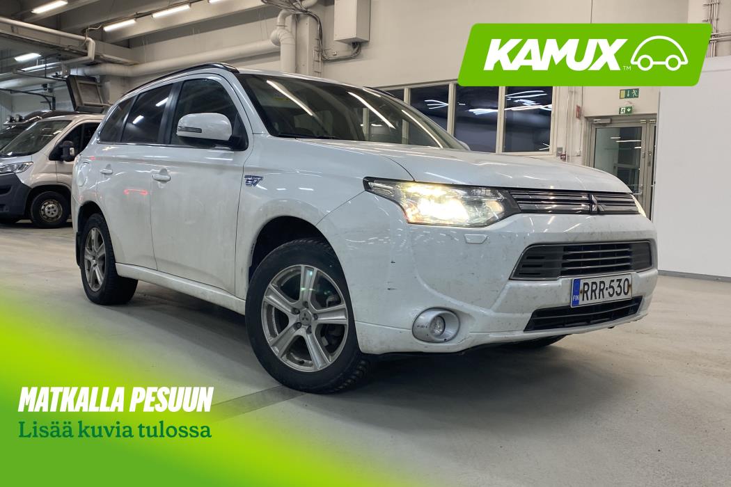 Mitsubishi Outlander PHEV 2013