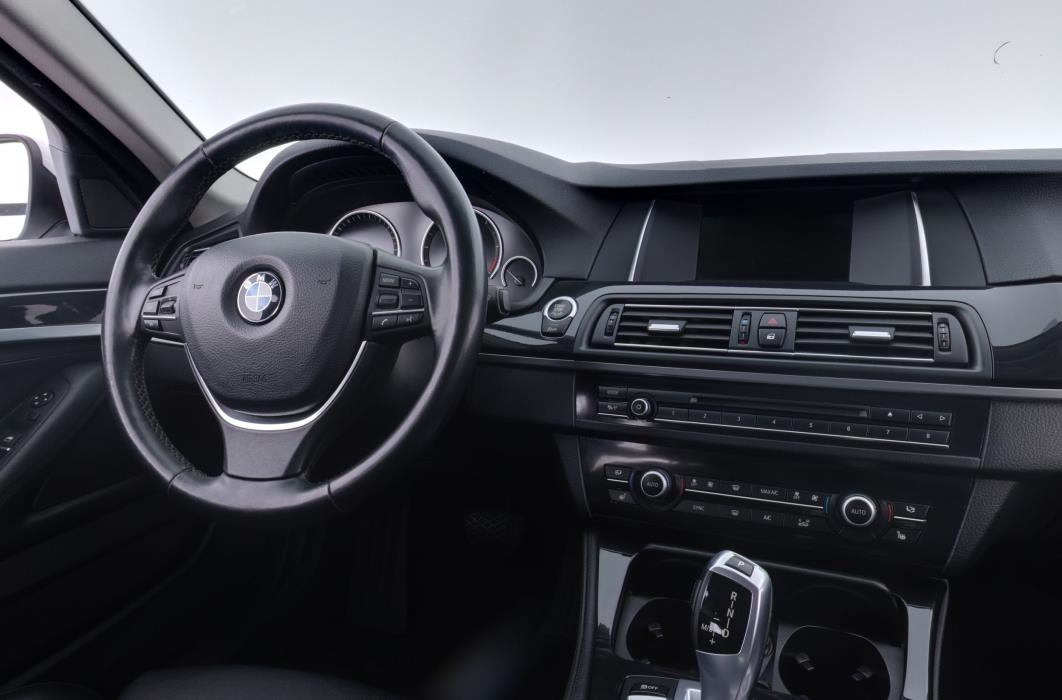 BMW 518 2015