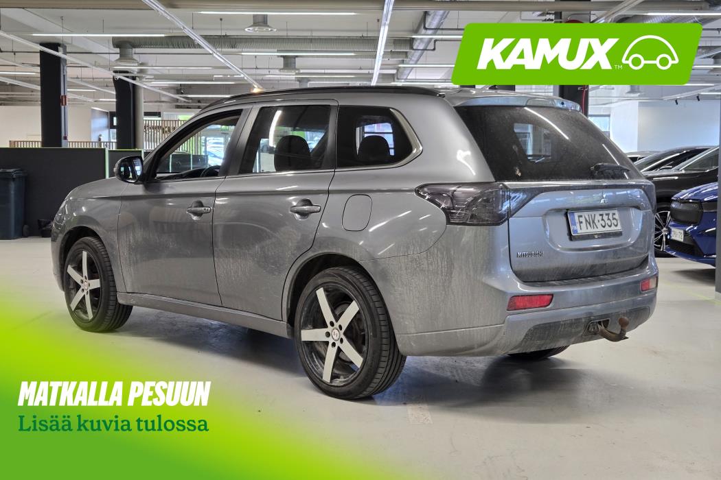 Mitsubishi Outlander PHEV 2013