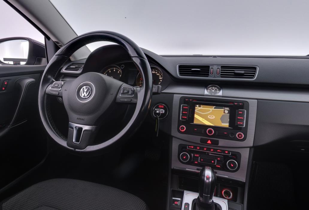 Volkswagen Passat 2011