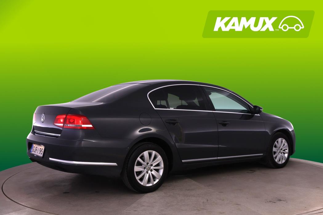 Volkswagen Passat 2011