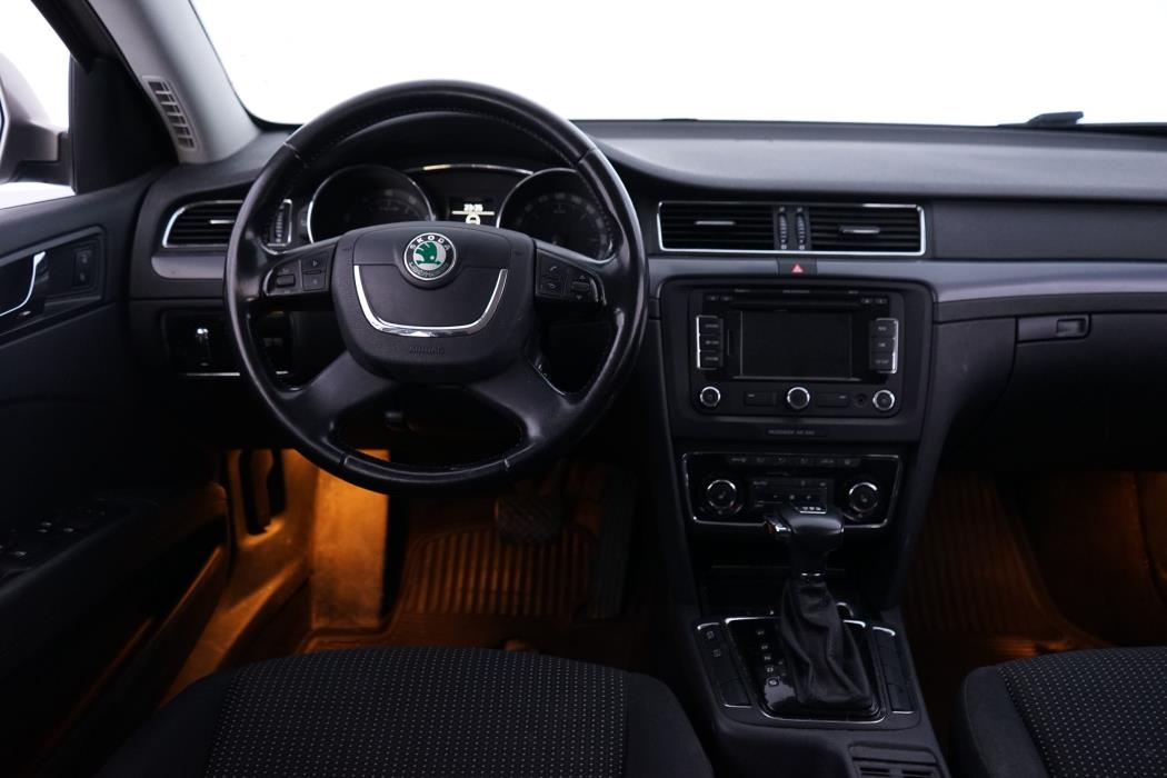 Skoda Superb 2012