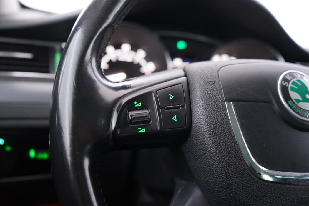 Skoda Superb 2012