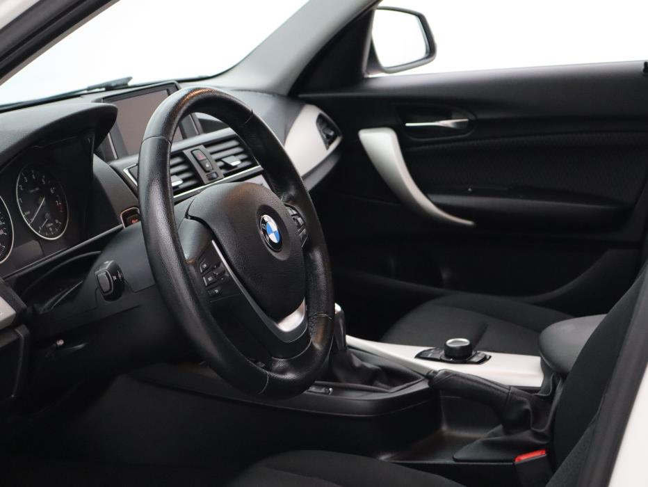 BMW 118 2016