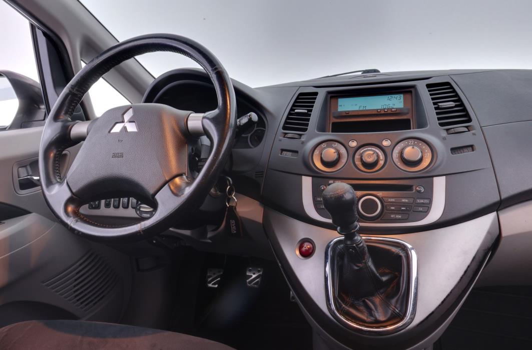 Mitsubishi Grandis 2009