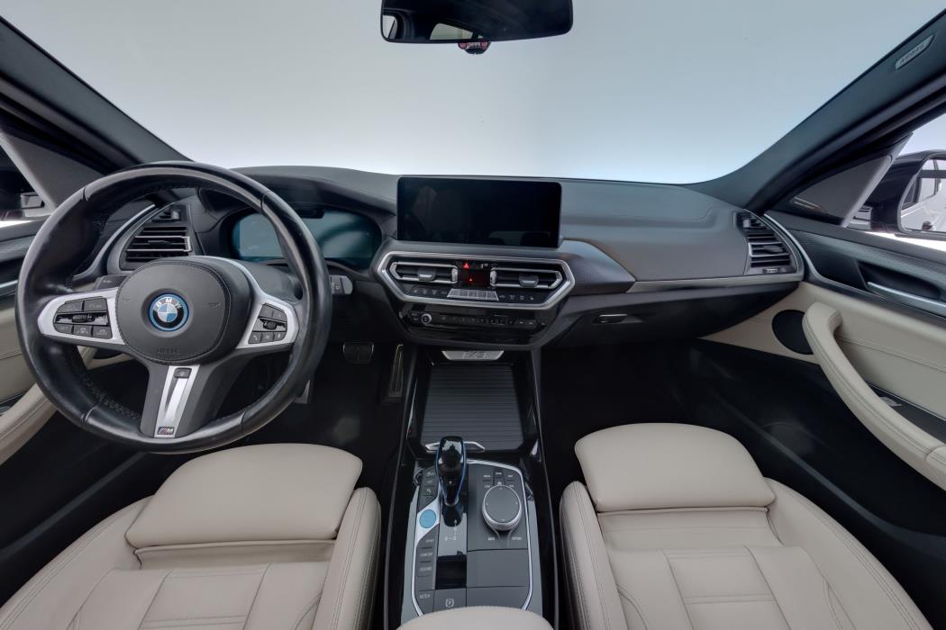 BMW iX3 2023