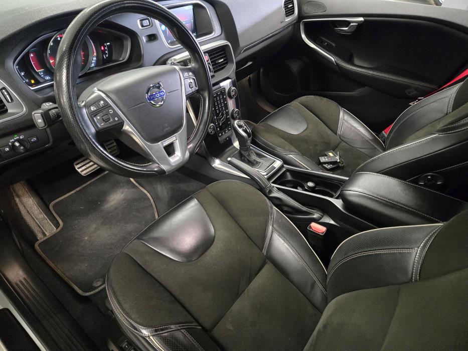 Volvo V40 2015