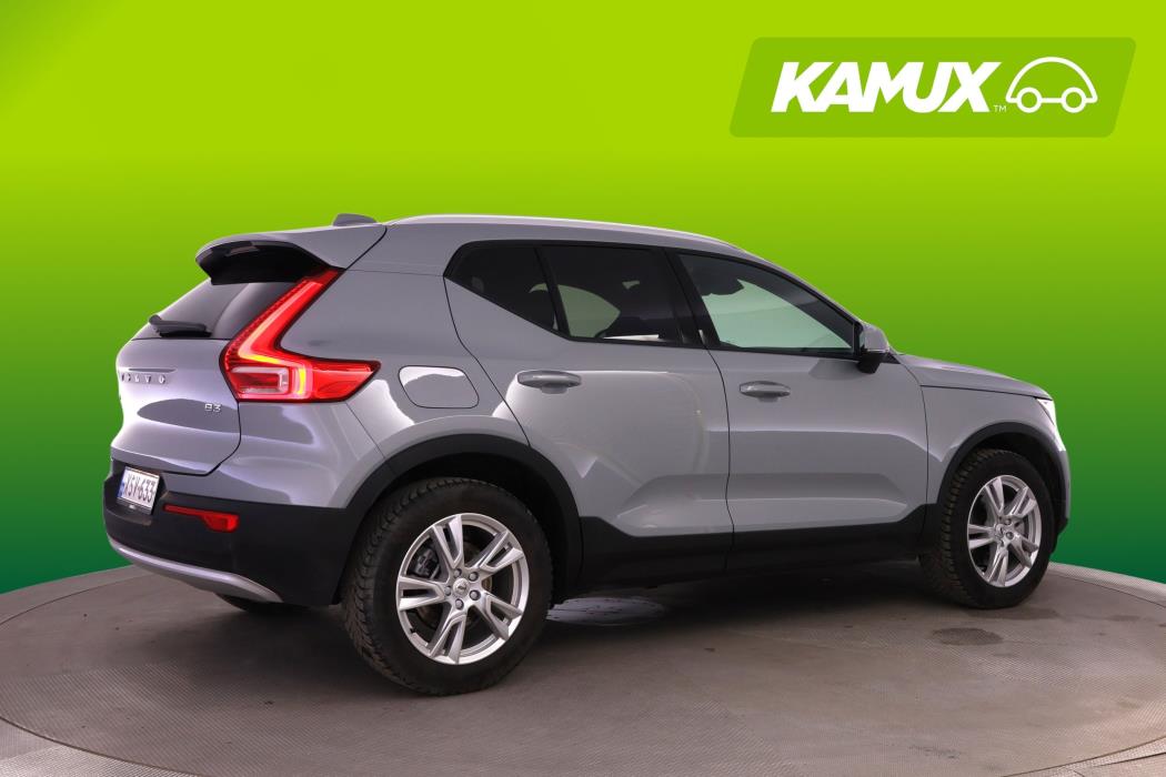 Volvo XC40 2025