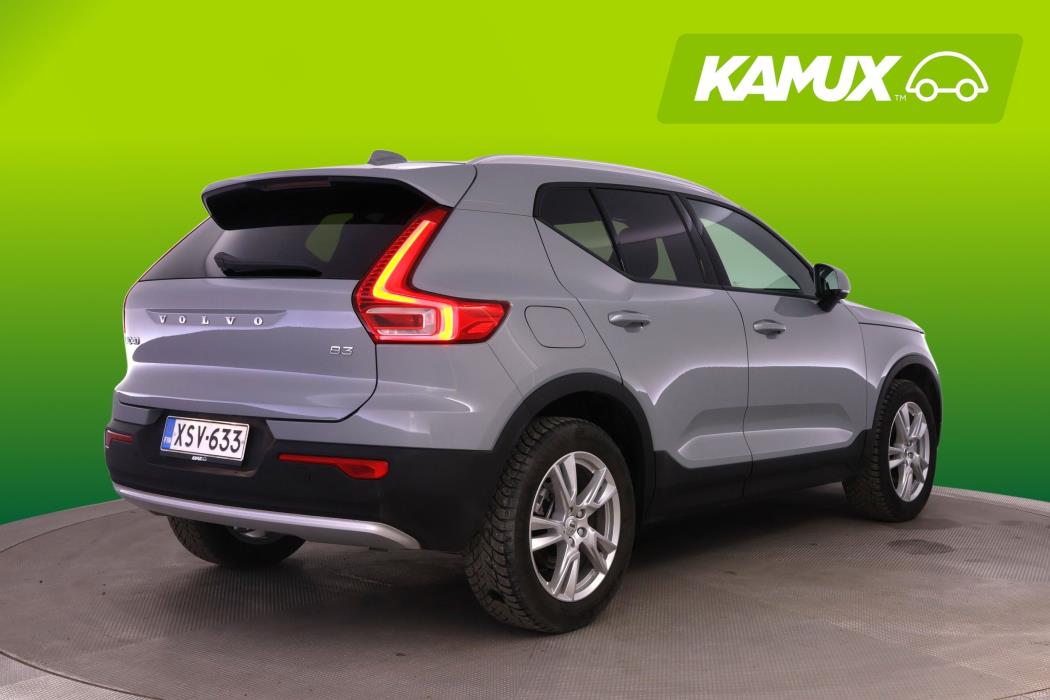 Volvo XC40 2025
