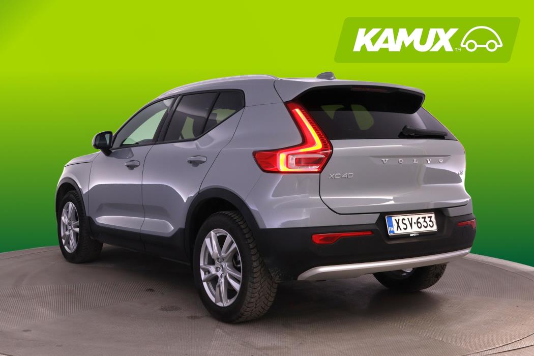 Volvo XC40 2025