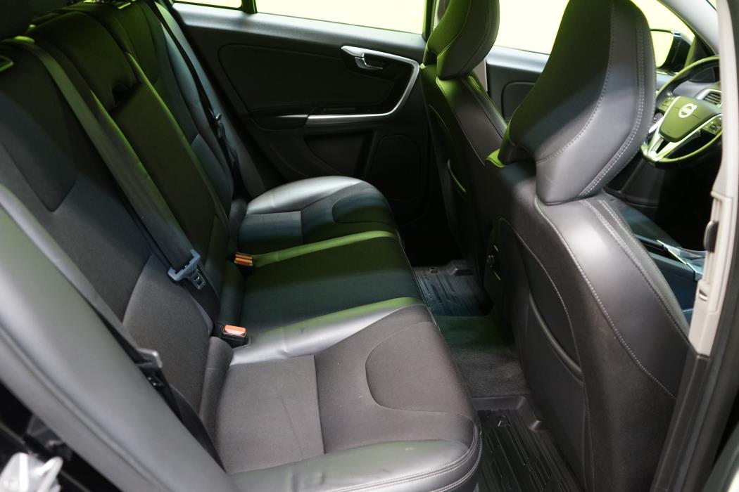 Volvo V60 Cross Country 2016