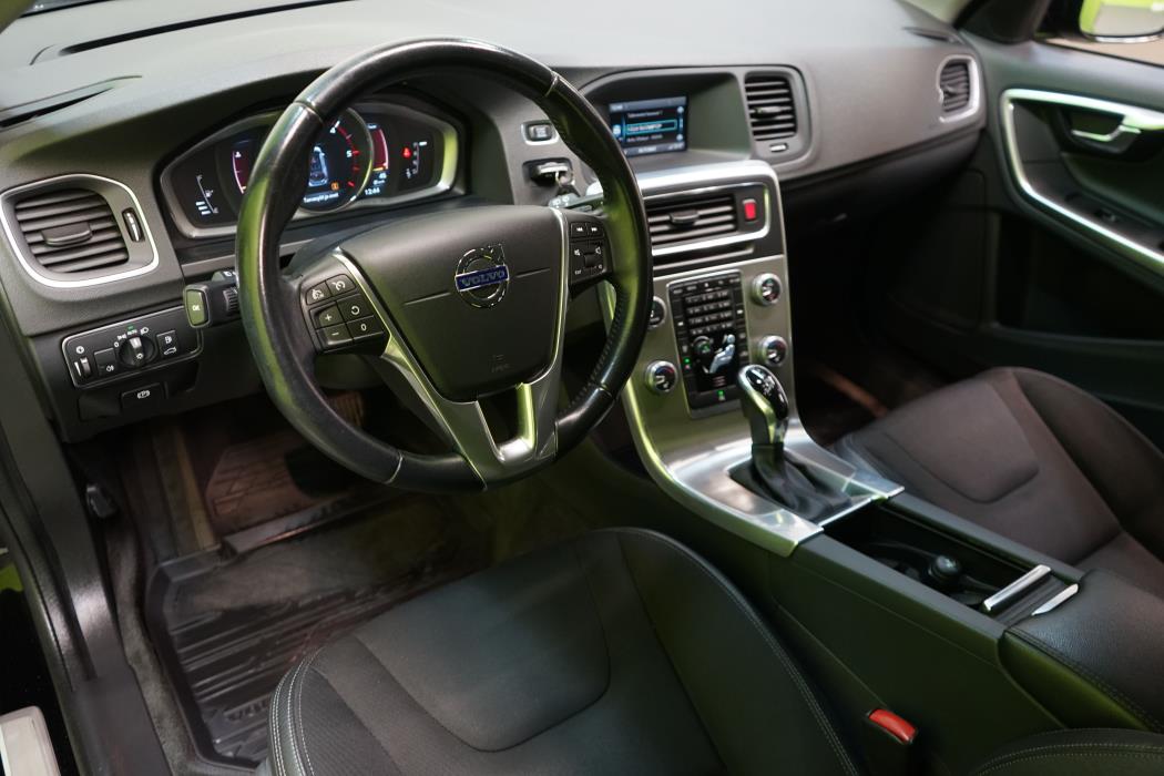 Volvo V60 Cross Country 2016