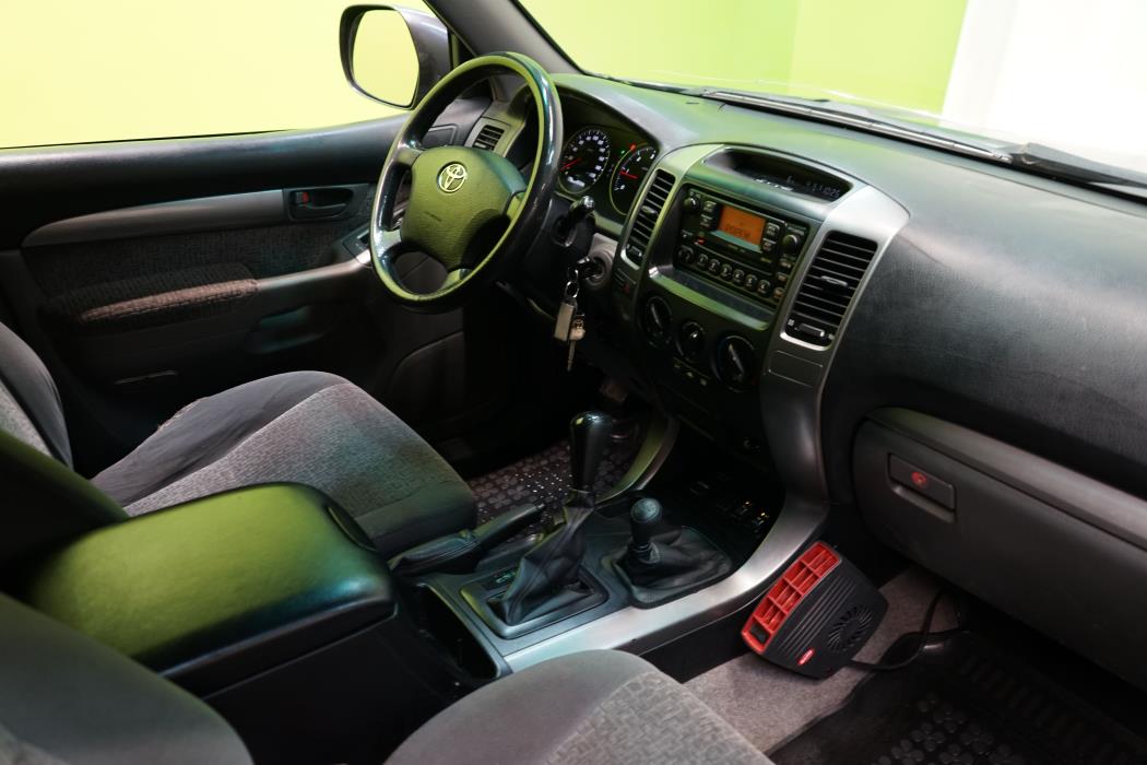 Toyota Land Cruiser 2003