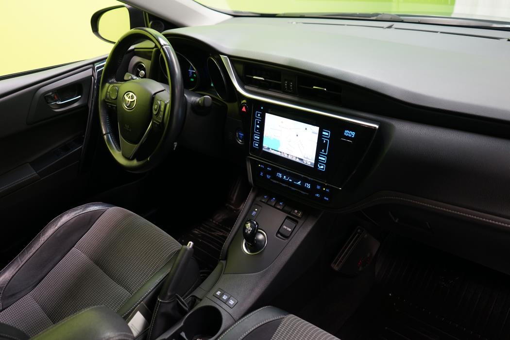 Toyota Auris 2016
