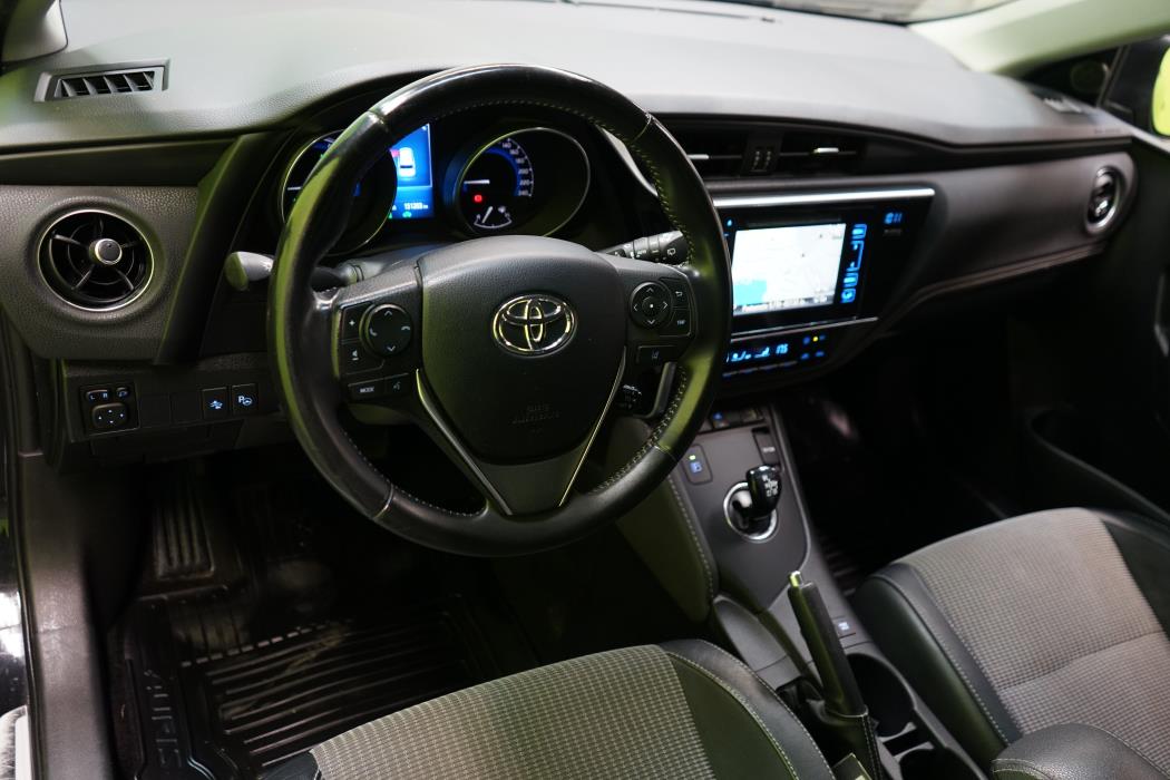 Toyota Auris 2016