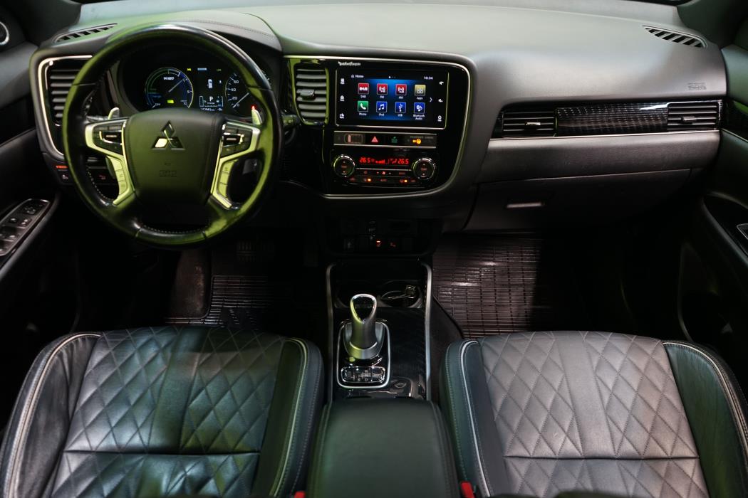 Mitsubishi Outlander PHEV 2019