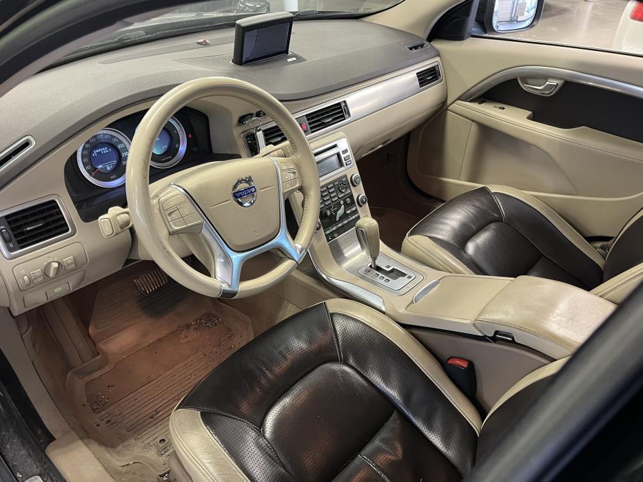 Volvo XC70 2011