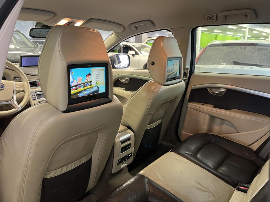 Volvo XC70 2011