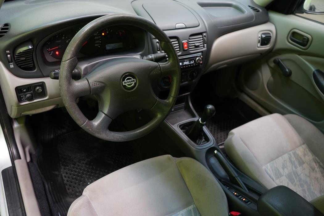 Nissan Almera 2002