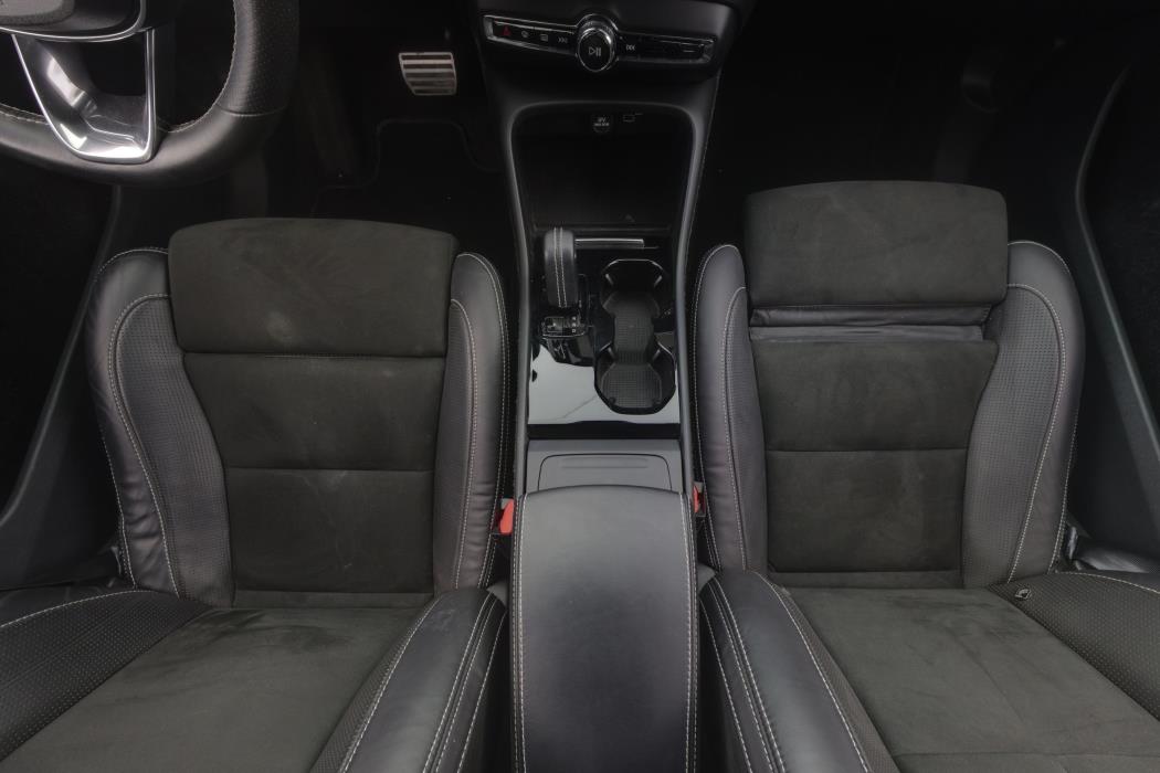 Volvo XC40 2021