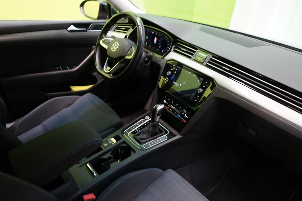 Volkswagen Passat 2022
