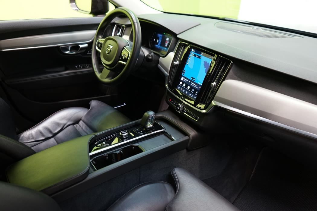 Volvo V90 Cross Country 2023