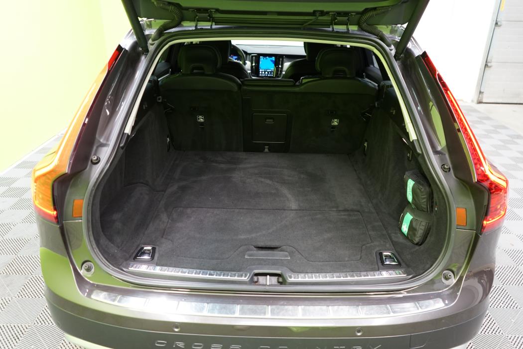 Volvo V90 Cross Country 2023