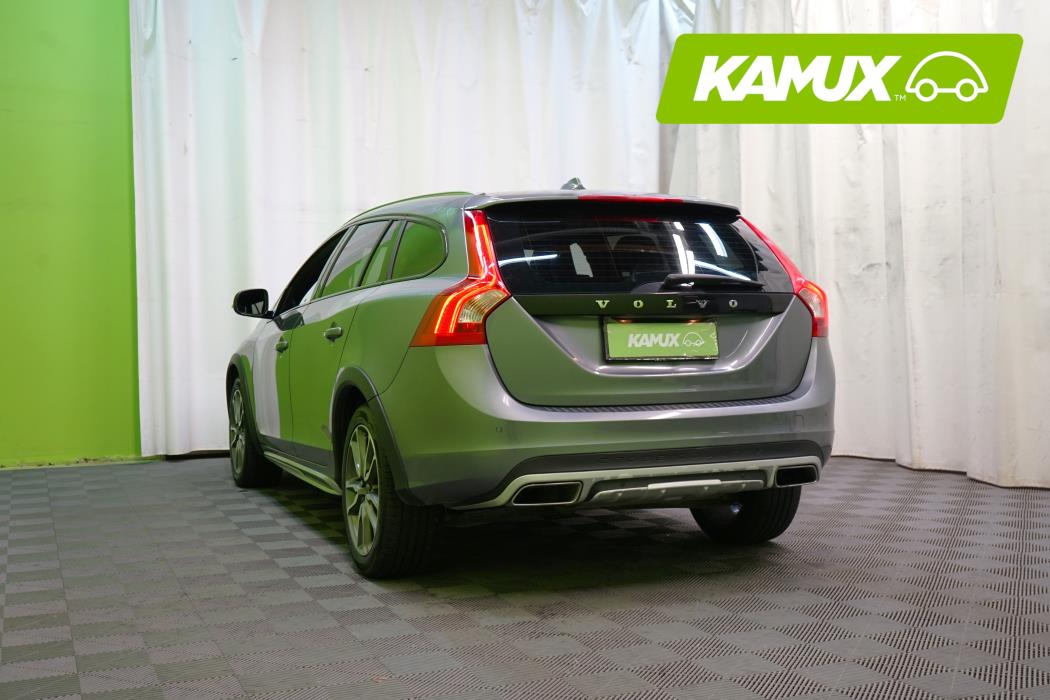 Volvo V60 Cross Country 2016