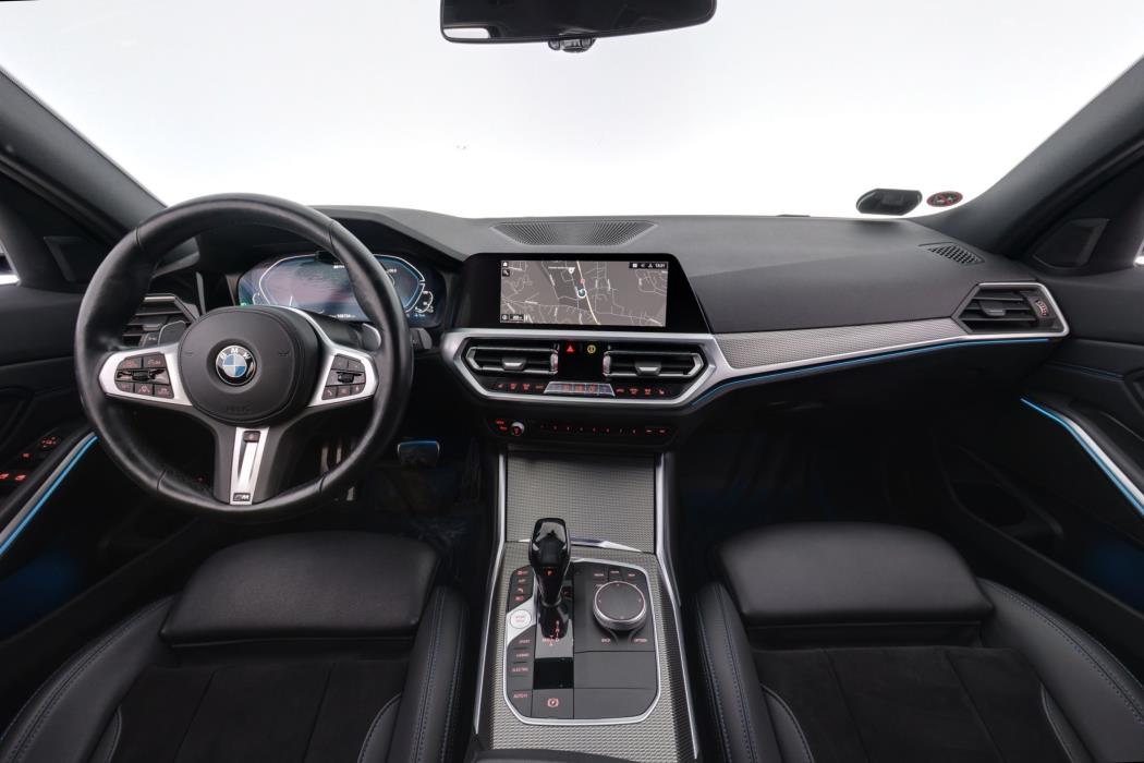 BMW 330 2020