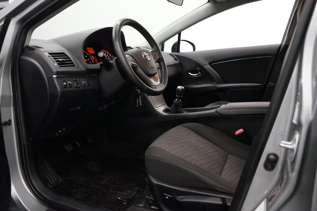 Toyota Avensis 2011