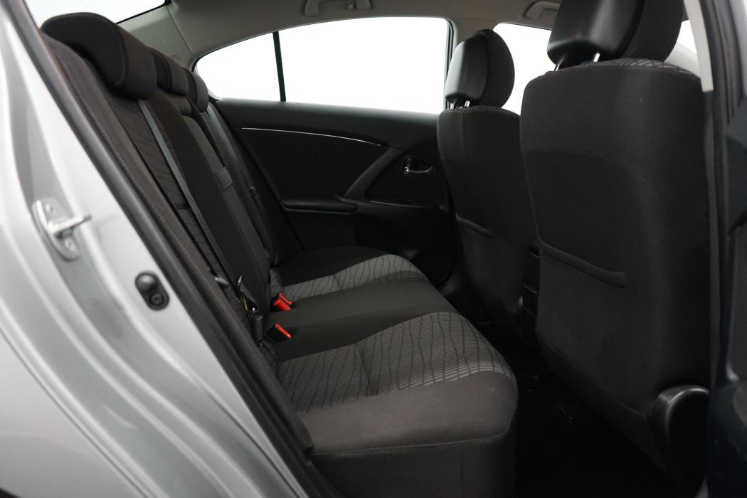 Toyota Avensis 2011