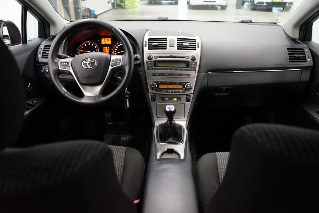 Toyota Avensis 2011