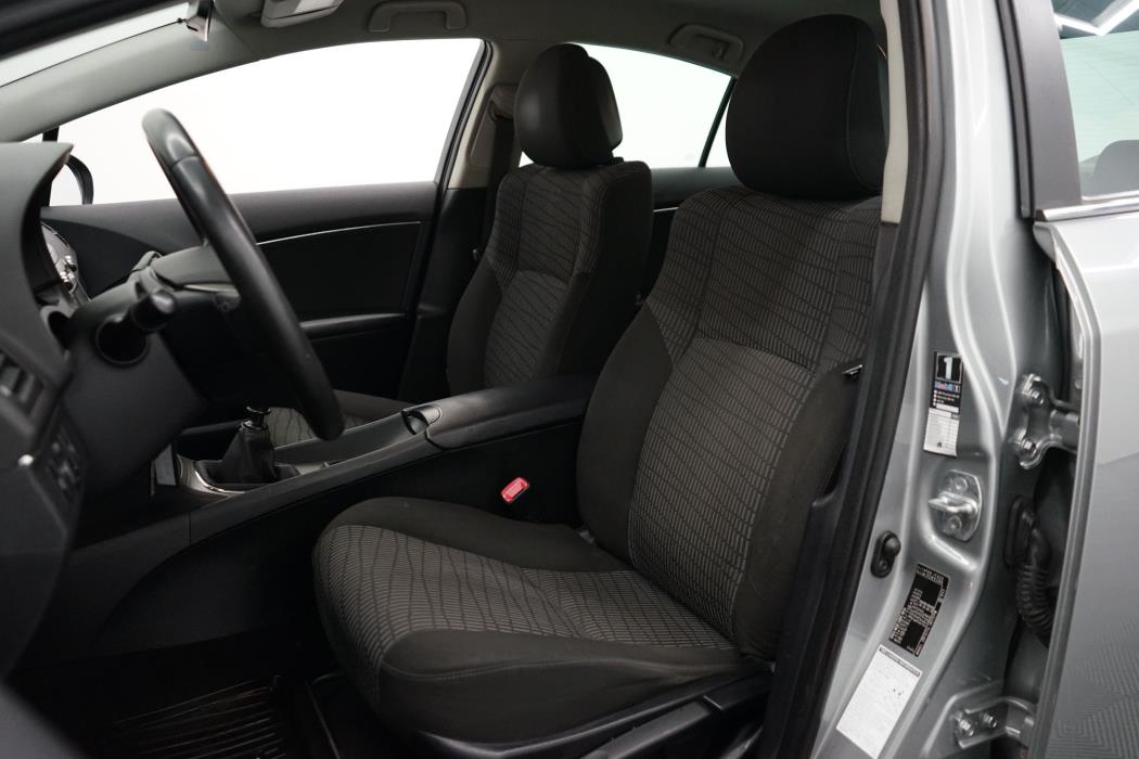 Toyota Avensis 2011