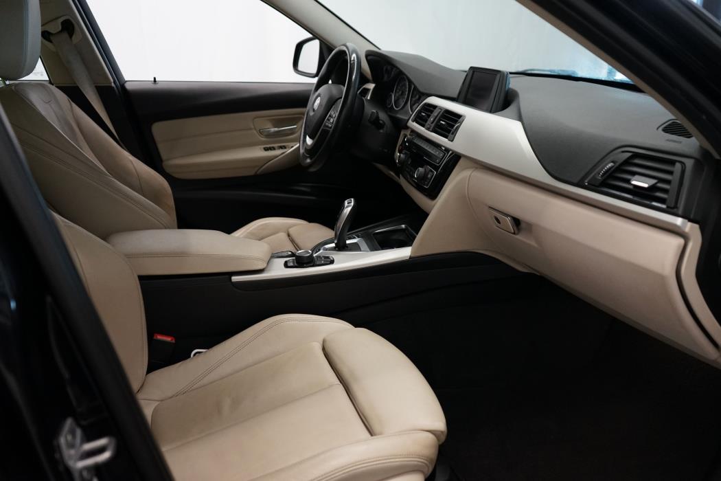 BMW 330e 2018
