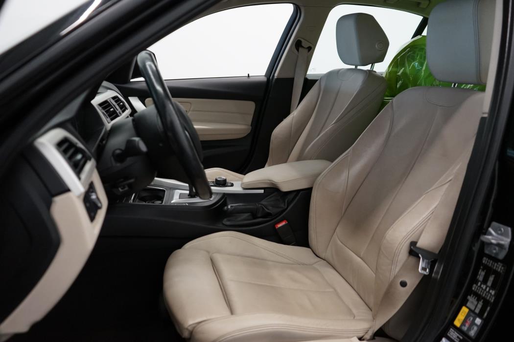 BMW 330e 2018