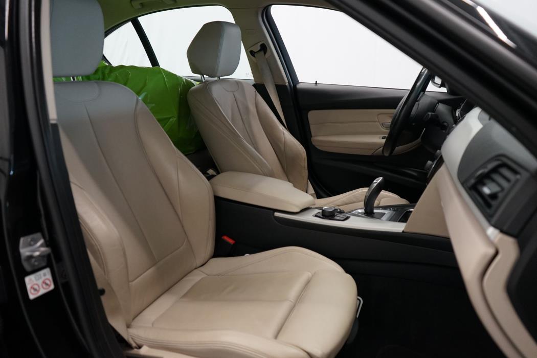 BMW 330e 2018