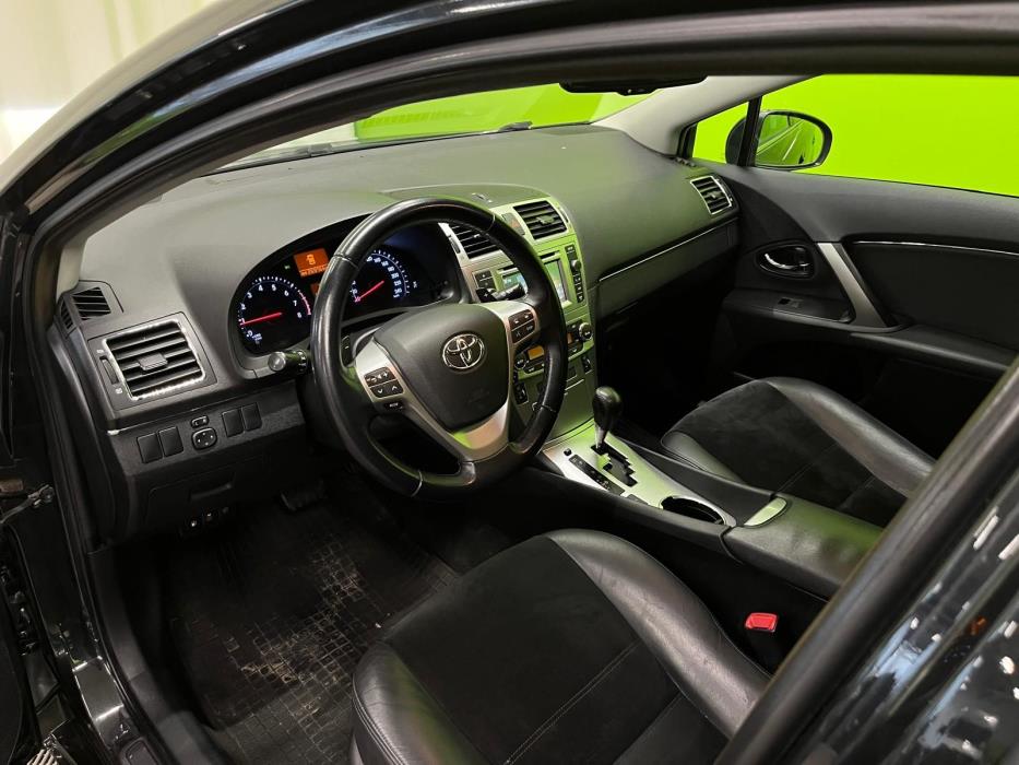 Toyota Avensis 2014