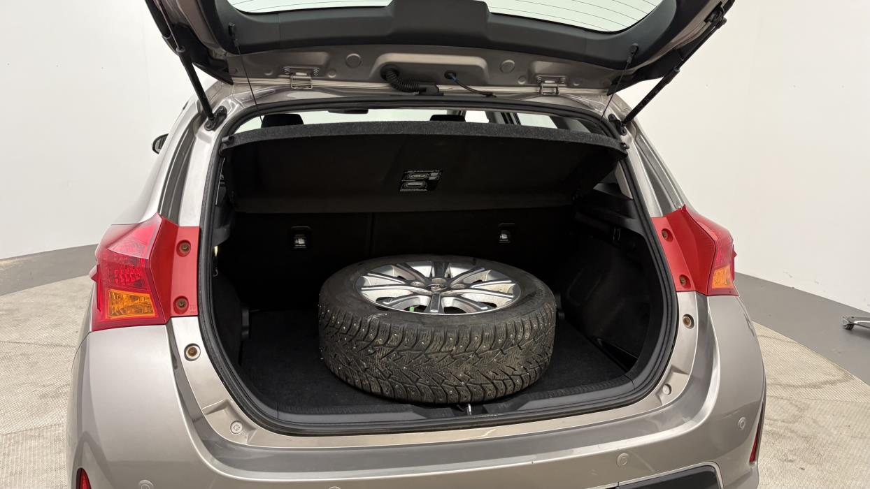 Toyota Auris 2014
