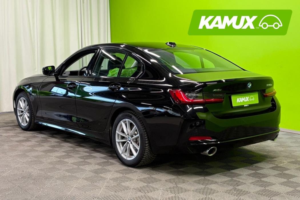 BMW 330 2023